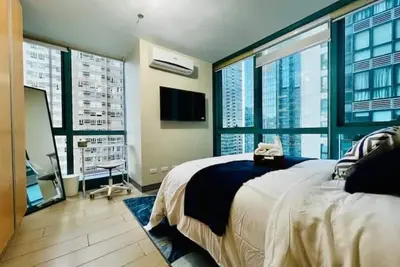 Image de Uptown Bgc Premier 2br Luxury Condo Balcony & Pool
