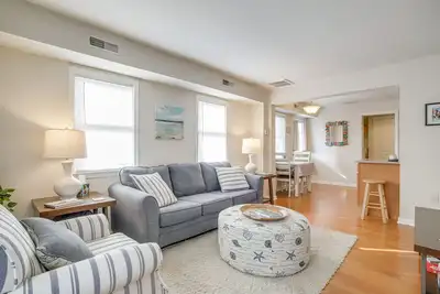 Image de Downtown Berlin Condo ~ 10 Mi to Ocean City Beach!