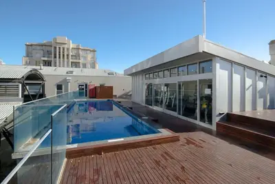 Image de East Melbourne retreat: 2 bed + car park