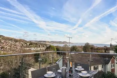 5 Victoria House, family friendly, with a garden in Lyme Regis