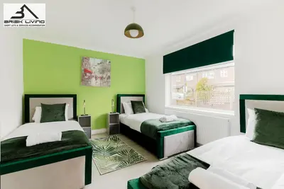 Image de *5br house*Free Parking*offA12*Families*Sleeps13*