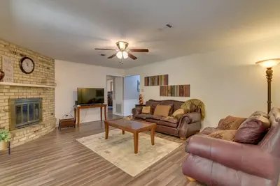 Image de Beaumont Rental Home ~ 2 Mi to Gulf Terrace Park!