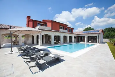 Image de Feel the scent of Mediterraneans on your perfect holiday in Villa Monaco