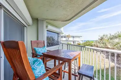 Image de Mila Beach - Direct Ocean Front, Three Bedrooms, Two Bathrooms