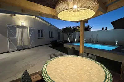 Image de Maison récente avec piscine privée à 300m de la mer