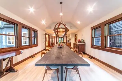 Image de Emerson House Estate near Indiana Dunes\n\n