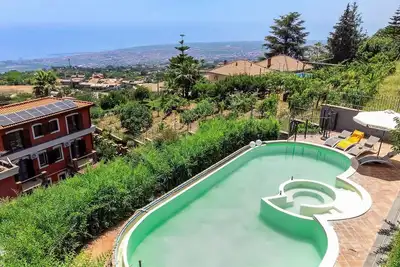Image de Belle maison à Sant'Alfio avec.