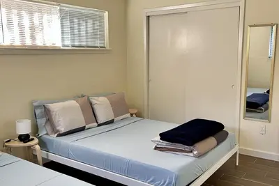 Image de Spacious Family House 4br. Close to many restaurants & markets!