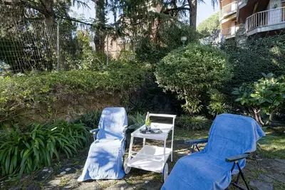 Image de San Remo Portosole Roomy Garden Flat x7