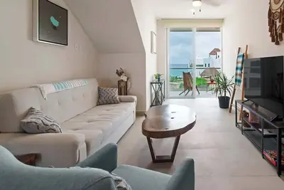 Image de Oceanfront Seahorse | Private Hot Tub Beach Access