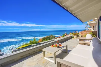 Image de 61' Ocean Frontage * 3 Beachfront Patios * A/C * Direct Beach Access