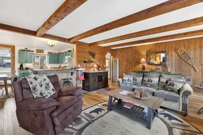Image de Mockingbird Mountain Getaway by Big Bear Vacations