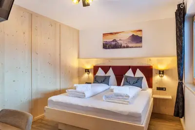 Image de Appartement de vacances \"Bergglück Stummerberg\" avec vue sur les montagnes, terrasse privée et Wi-Fi