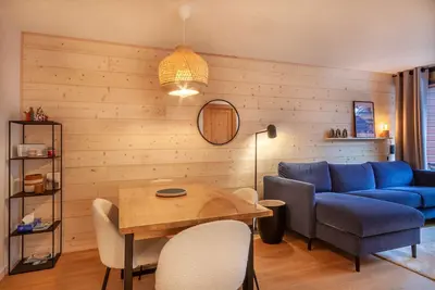 Image de Chalende 12 : Au coeur du village et à 200m des pistes