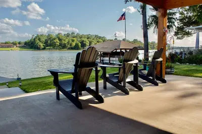 Image de Lakefront home with private dock, hot tub, double kayak, boat ramp, & lake views