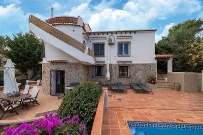 Image de Grande maison de vacances à Benissa avec piscine