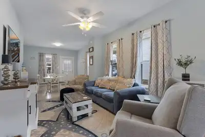 Image de Gorgeous 3 Bedroom with Great Sleeping Arrangements!