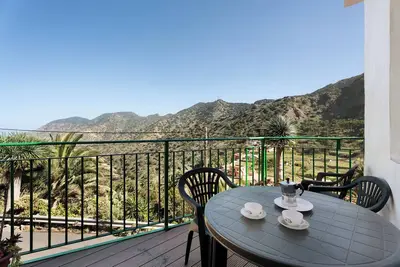 Image de Maison de vacances 'Casa De Berta' avec vue sur la montagne, terrasse privée et Wi-Fi