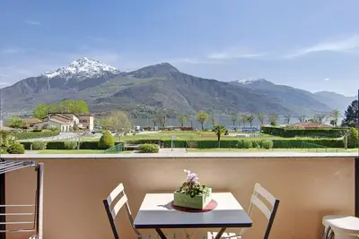 Image de Appartement 'Casa Vacanze Vigna Del Lago' avec vue sur le lac, piscine partagée et Wi-Fi