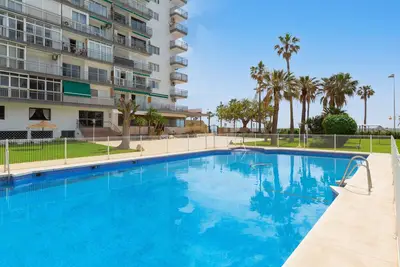 Image de Studio '1st Beach Line' avec terrasse privée, Wi-Fi et climatisation