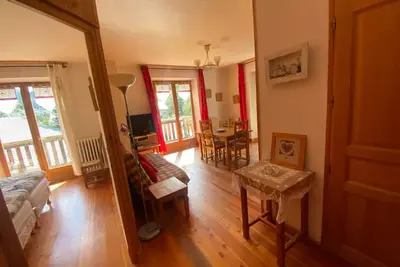 Image de Appartement 'Chez Izaline Au Chalet De Segure' avec vue sur la montagne, jardin partagé et Wi-Fi