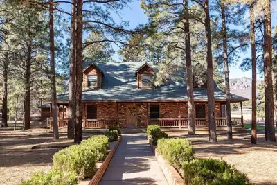Image de Privately located, pet friendly Memory Lodge with game room and fire pit!