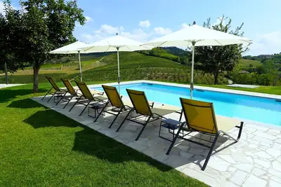 Image de Luxury home with pool and spectecular views