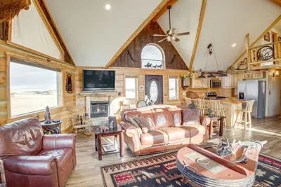 Image de Roberts Home w\/ Western Decor & Mountain Views!