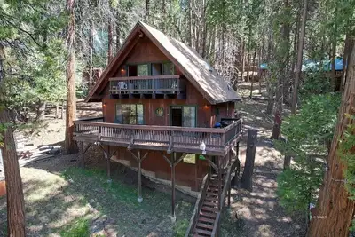 Image de A-Frame Cabin in The Sequoias