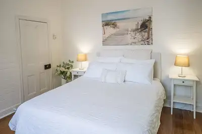 Image de Beach house full of character and charm 3 minutes walk to beach