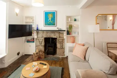 11 Belgravia Street, pet friendly, with open fire in Penzance