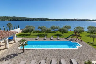 Image de Maison en bord de mer Ă Pula