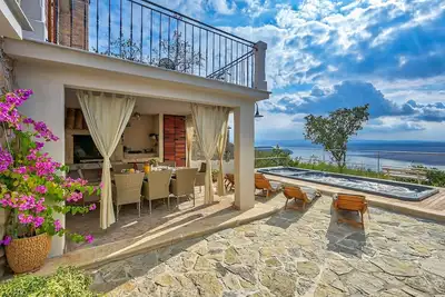 Image de Superbe maison Ă Smrika