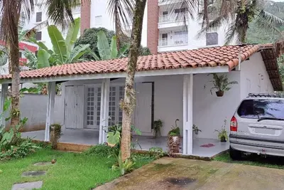 Image de Casa Grande e Confortável à 150 m da Praia Grande