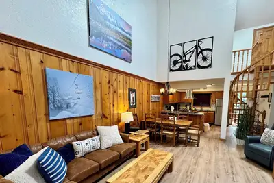 Image de Elegant Mountain Escape –3br/3ba Perfect for Biking Groups & Families