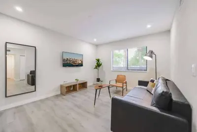 Image de Exclusive location in Little Havana on Calle Ocho