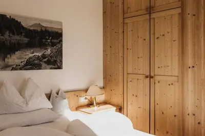 Image de Studio-apartment in Panoramalage mit Indoor Pool