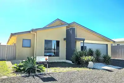 Image de Sandy Feet Retreat - Family fun and pet friendly inside! Bring the furbabies!
