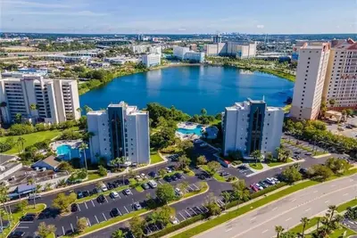 Image de Beautiful  apartment near Universal  Studios \nAmazing location