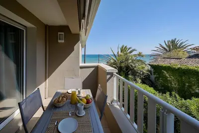 Image de Appartement dans une jolie Résidence au calme, les pieds dans l'eau.