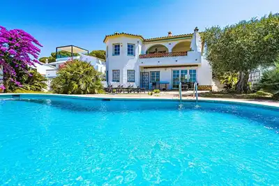 Image de Las Palmas villa panoramique mer montagne, piscine privée, wifi fibre Accès Pmr
