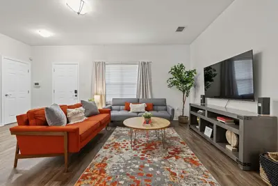 Image de King Bed:Close to Airport Dt Games Breakfast Fire Pit