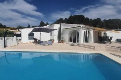 5 minutes to the beach cozy and complety private villa with nice views and pool