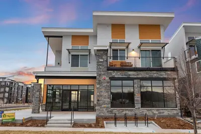 Image de King Suite Bliss w Private Balcony & Pup Friendly