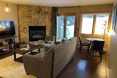 Image de Cozy Condo Close to Everything