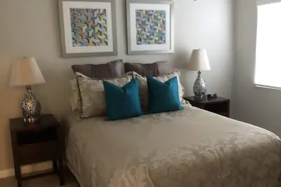 Image de 3 bed / 3 baths South facing on golf course with pool in Indian Springs