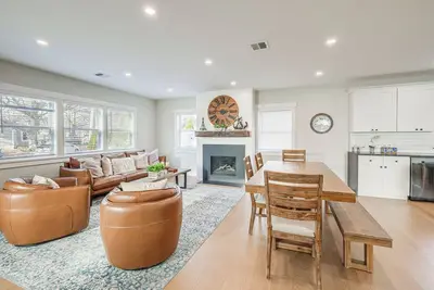 Image de Modern Cape Cod Home w/ Patio: 2 Mi to Beaches!