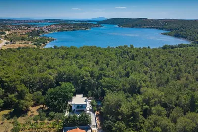 Image de Maison en bord de mer Ă Pula