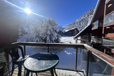 Image de Appartement aux pieds des pistes avec terrasse plein sud