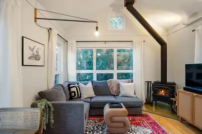 Image de 1br + Loft | Gondola Village - Creekside | Amazing Patio w/ View | Near Gondola | Free Parking